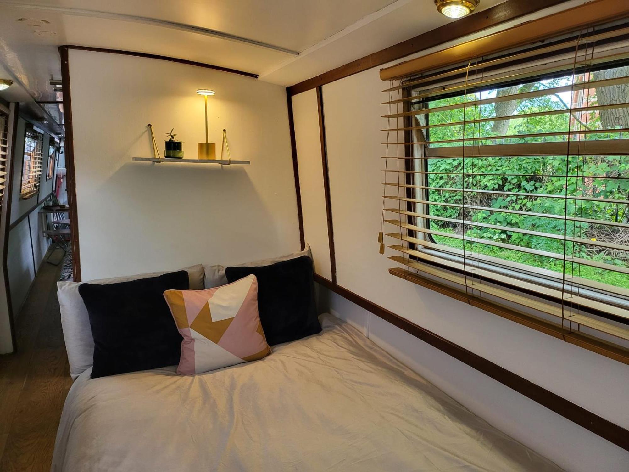 Lovely Canal Boat In Little Venice For Family & Friends London Exteriör bild