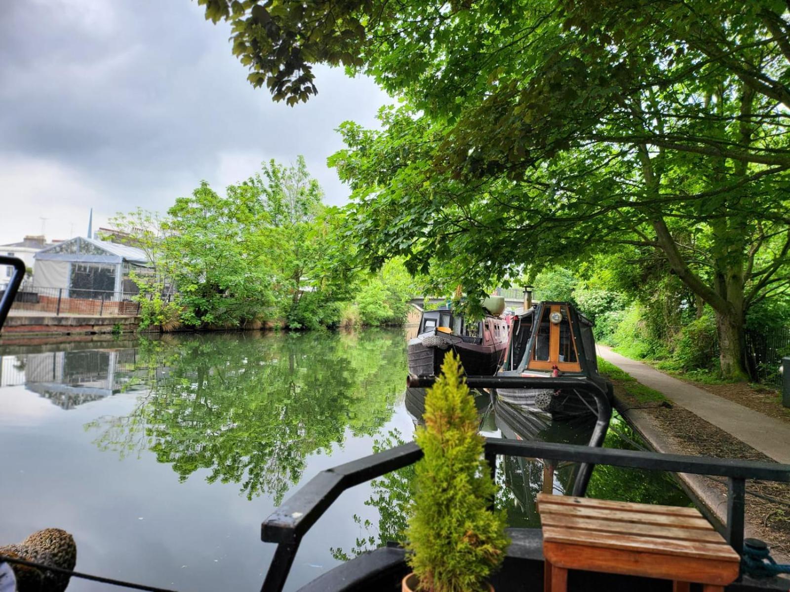 Lovely Canal Boat In Little Venice For Family & Friends London Exteriör bild